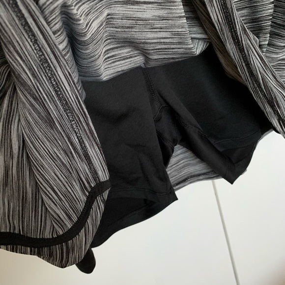 2/40$🎉 Gently worn black and grey skort - Picture 3 of 5